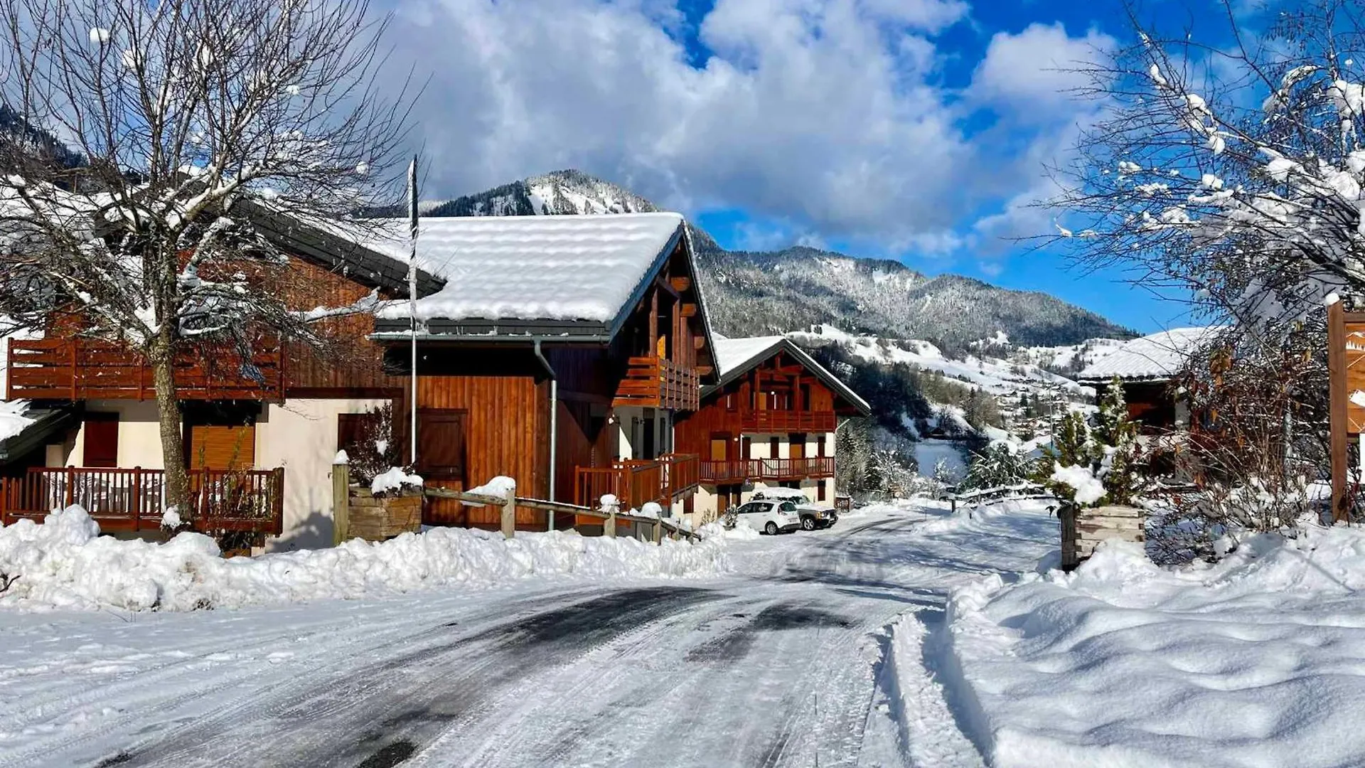 Appartement Cosy Avec Piscine, Au Pied Des Pistes A Flumet - Fr-1-505-208