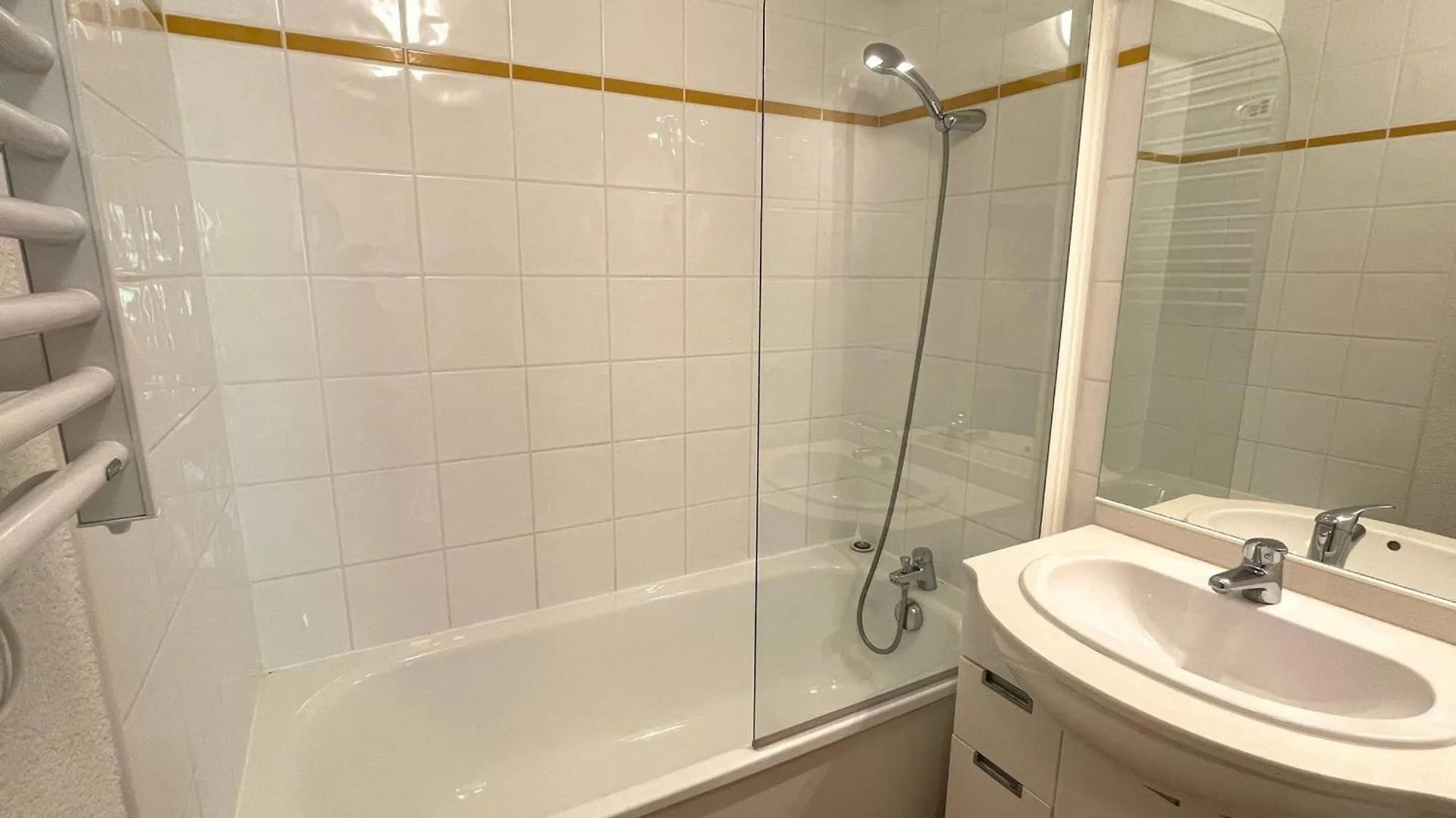 Appartement Cosy Avec Piscine, Au Pied Des Pistes A Flumet - Fr-1-505-208 0*,