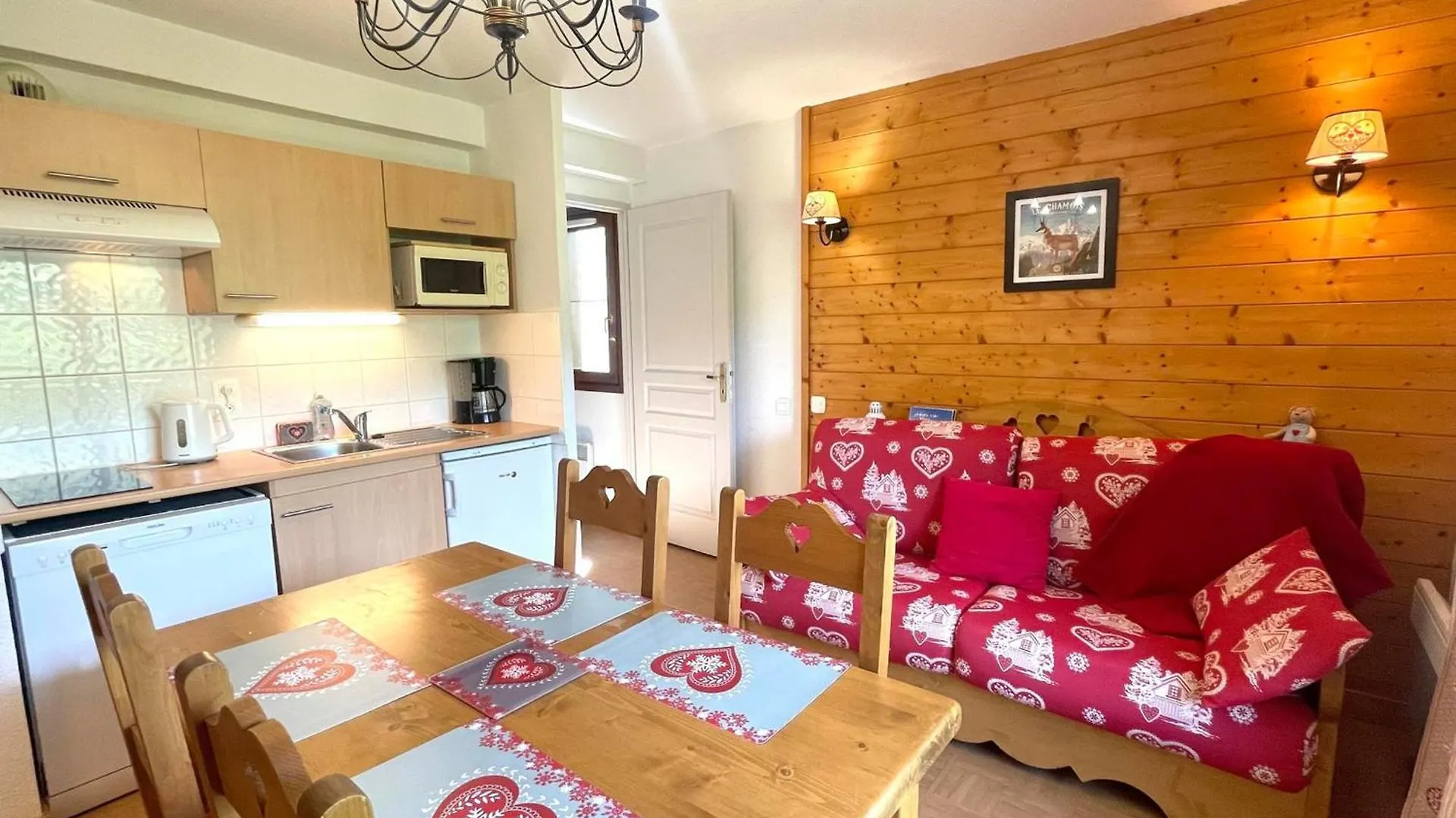 Appartement Cosy Avec Piscine, Au Pied Des Pistes A Flumet - Fr-1-505-208