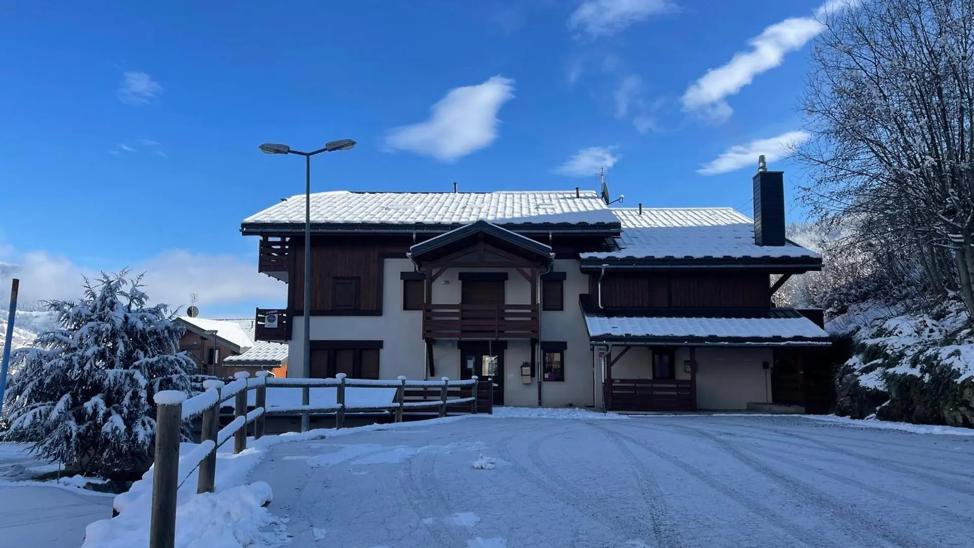 Appartement Cosy Avec Piscine, Au Pied Des Pistes A Flumet - Fr-1-505-208